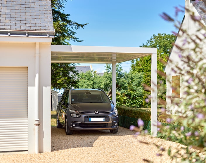 découvrez les différents facteurs qui influencent le coût d'un carport. obtenez des estimations et des conseils pour choisir le modèle adapté à vos besoins et à votre budget.