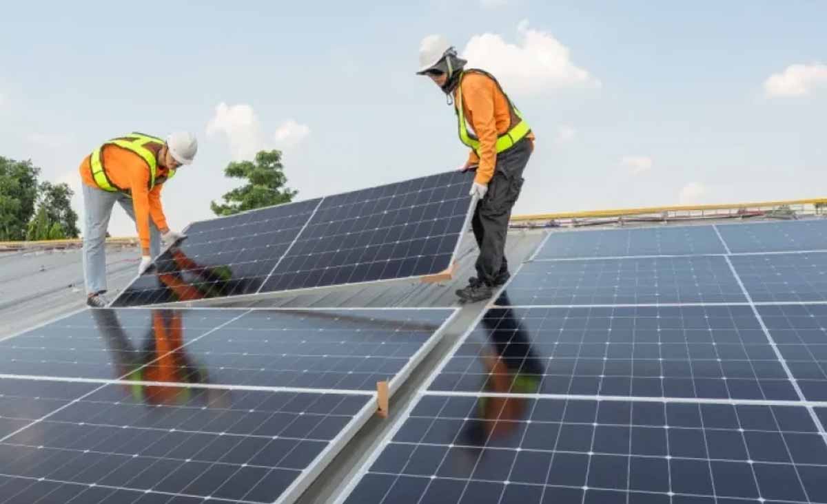 d&eacute;couvrez les innovations et les tendances des panneaux solaires en 2025. maximisez votre production d'&eacute;nergie et adoptez des solutions durables pour un avenir plus vert gr&acirc;ce aux nouvelles technologies solaires. informez-vous sur les avantages, les installations et les opportunit&eacute;s d'&eacute;conomie d'&eacute;nergie.