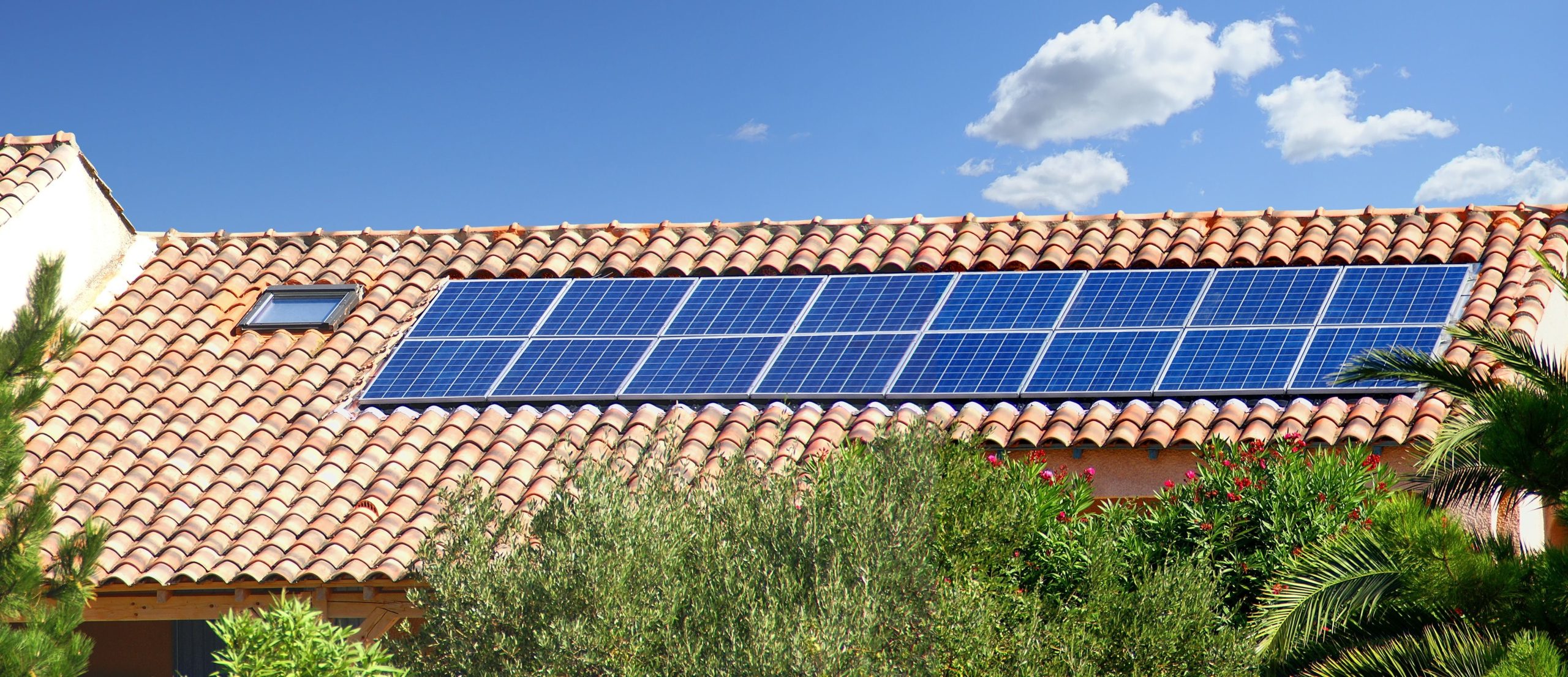 découvrez les panneaux solaires, une solution énergétique durable et économique. apprenez comment ces technologies innovantes peuvent réduire votre facture d'électricité tout en préservant l'environnement. adoptez l'énergie verte dès aujourd'hui !