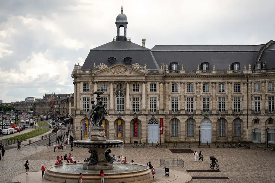 d&eacute;couvrez les r&eacute;glementations douani&egrave;res li&eacute;es &agrave; l'importation et &agrave; l'exportation de panneaux solaires. informez-vous sur les taxes, les exigences et les proc&eacute;dures pour faciliter vos projets d'&eacute;nergie renouvelable.